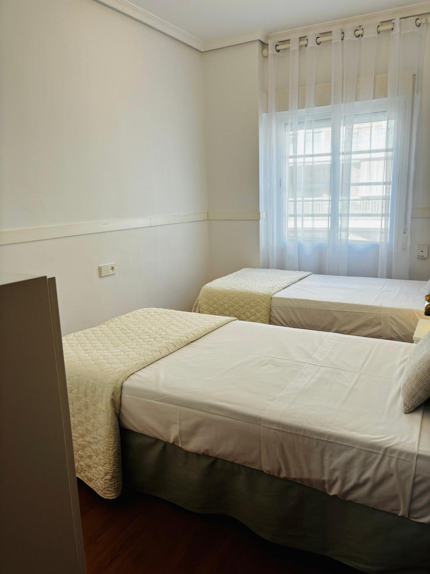 Travel Habitat Mestalla Valencia Luaran gambar