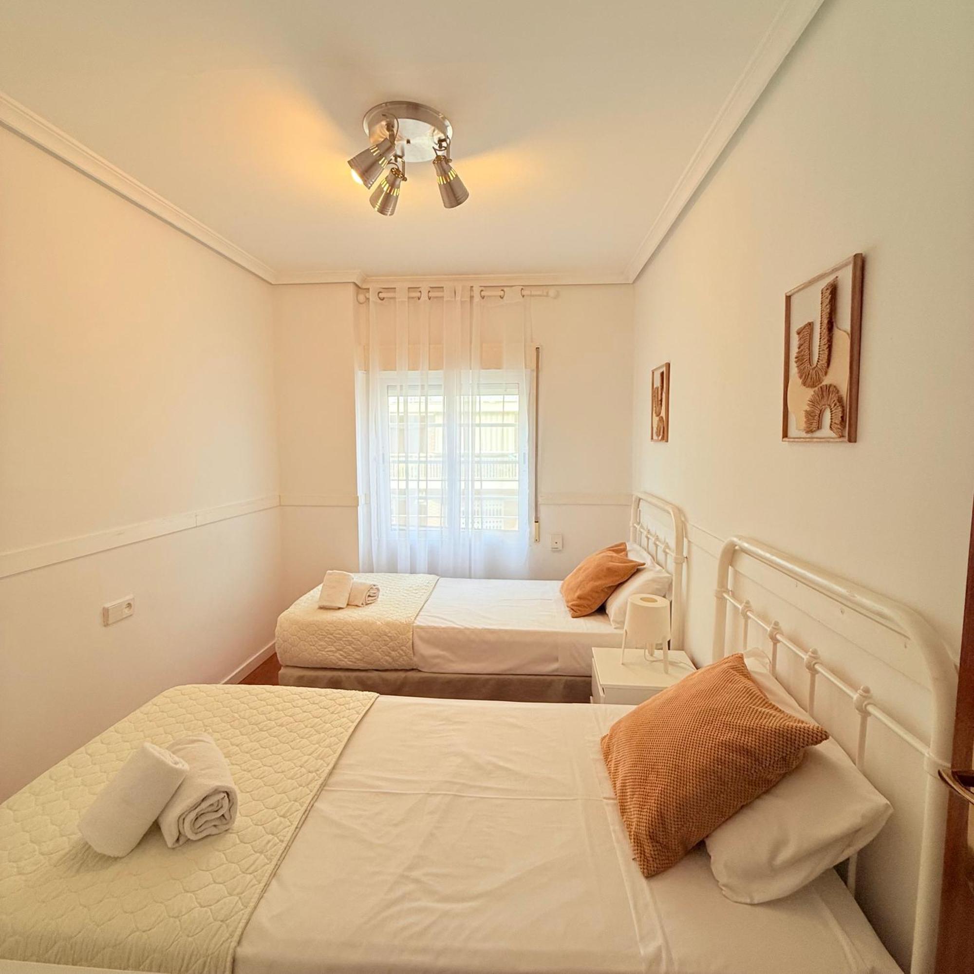 Travel Habitat Mestalla Valencia Luaran gambar